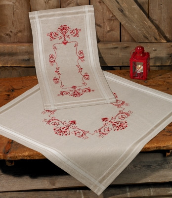 Classic Red Table Cloth / 278636 WI