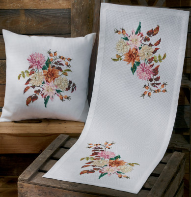 Dahlia Table Runner (Right) / 631733 WI