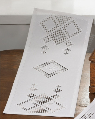Hardanger White Daimond Table Runner / 633645 WI