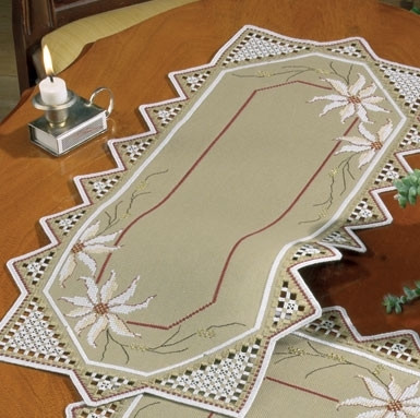 Xmas Roses Table Runner / 636678 WI
