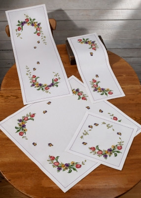 Tulips Table Runner - Small (top right) / 636902 WI