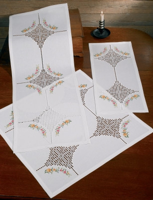 Hardanger Flowers - Table Runner (upper right) / 638843 WI