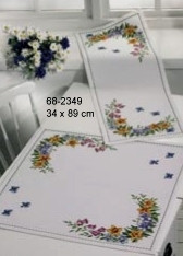 Spring 
 Table Runner (top) / 682349 WI