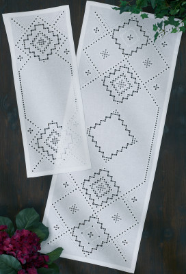 Hardanger Table Runner (right) / 751850 WI