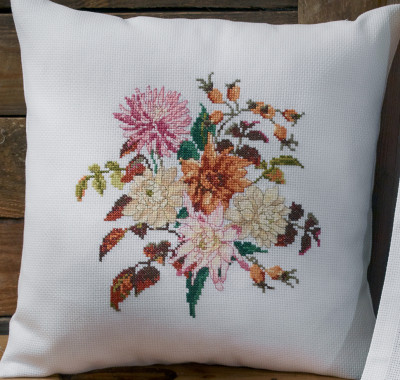 Dahlia Cushion / 831733 WI