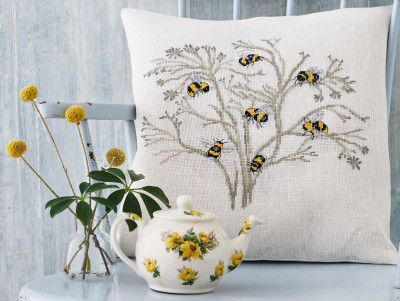 Bees Cushion / 832161 WI