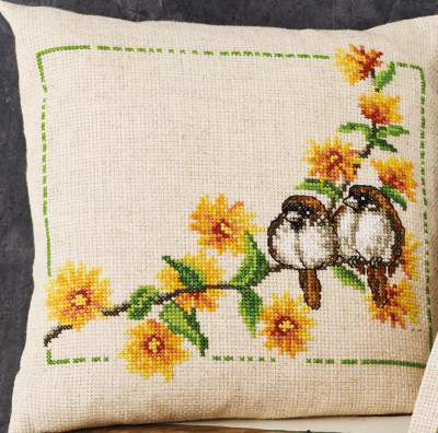 Buttercup & House Sparrow Cushion / 832457 WI