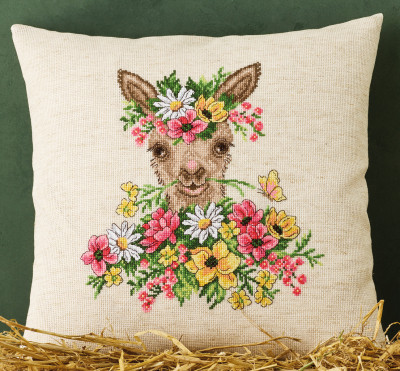 Alpaca In Flowers - Cushion / 835102 WI