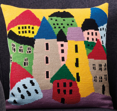 The Crooked Houses - Cushion / 835319 WI