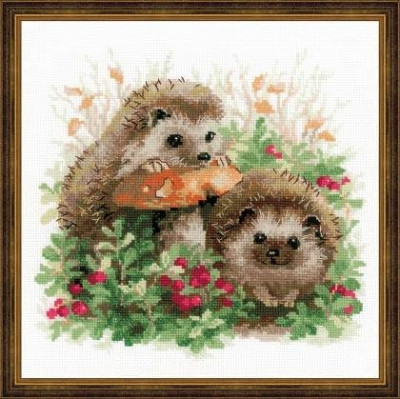 Hedgehogs in Lingonberries / RL1469