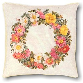 Floral Wreath Cushion / GOK2073