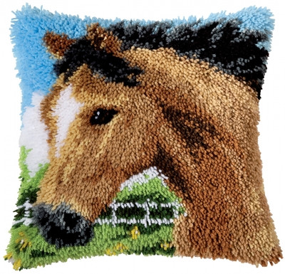 Stallion - Cushion - Latch Hook / PNV14184