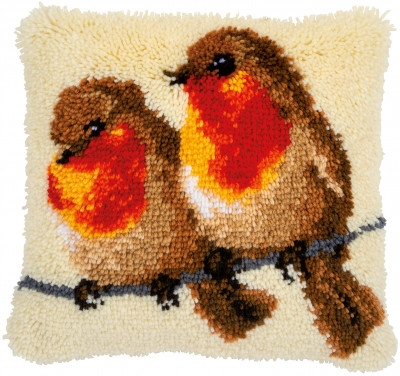 Robin Cushion - Latch Hook / PNV144768