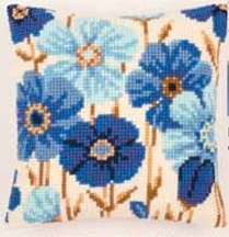 Blue Daisies Cushion / PNV145051