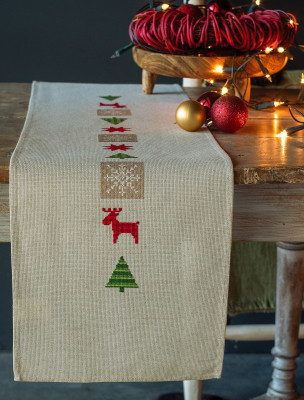 Checkered Christmas Tree Table Runner / PNV146391