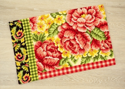 Roses, Swirls & Plaid / PNV148091