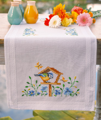 Birdhouses Table Runner / PNV148131