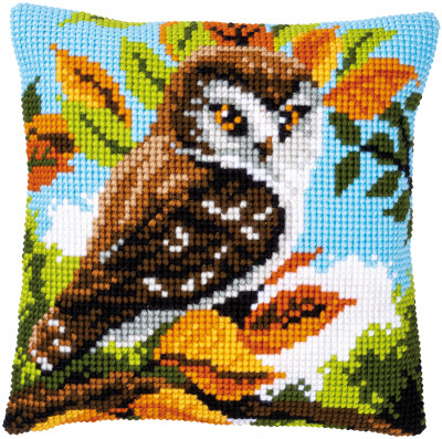 Owl in Bushes - Cushion / PNV148147