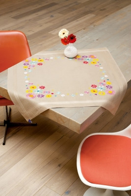 Bright Flowers Tablecloth / PNV154229