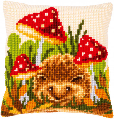 Hedgehog & Mushrooms Cushion / PNV156378