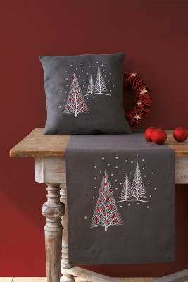 Christmas Tree Table Runner (Lower) / PNV158415