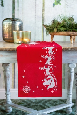 Sleigh Table Runner / PNV158448