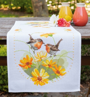 Robins & Flowers Table Runner / PNV161964