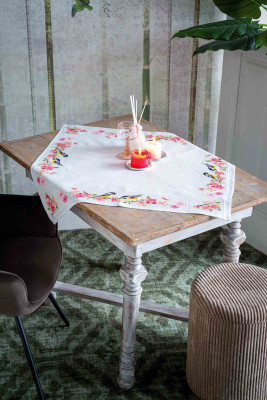 Birds & Blossoms Tablecloth / PNV164365