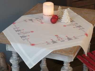 Christmas Trees Table Cloth / PNV166603