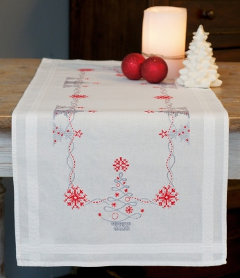 Christmas Trees Table Runner / PNV167023