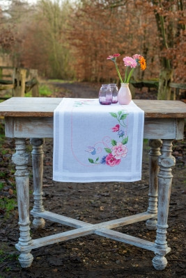 Flowers & Butterflies Table Runner / PNV167963