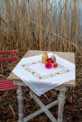 Fresh Flowers Table Cloth / PNV169697