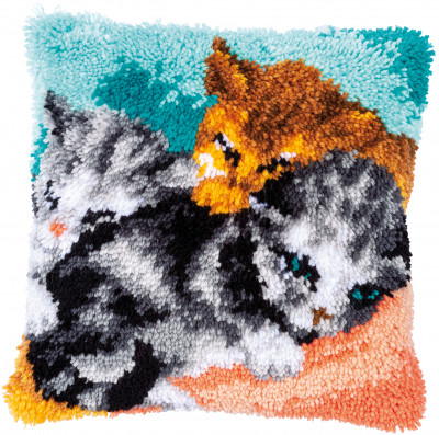 Three Cute Kittens - Latch Hook - Cushion / PNV186000