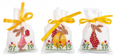 Easter Rabbits in Tulip Garden set of 3 Bags / PNV196545