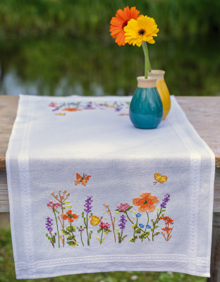 Lavender & Field Flowers Table Runner / PNV199508