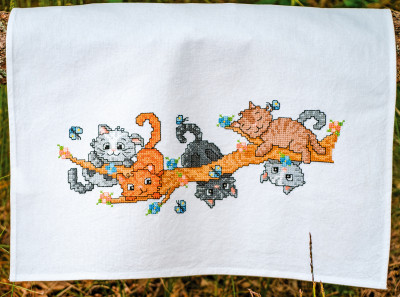 Playing Kittens Towel / PNV217574