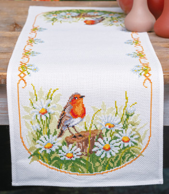 Daisies & Robin Table Runner / PNV21791