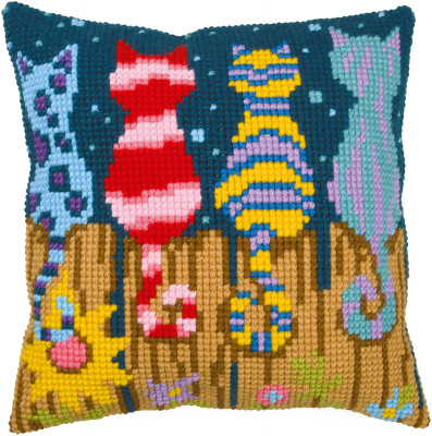 Cats On Fence Cushion / PNV223935