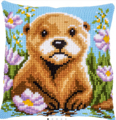 Otter Cushion / PNV228642