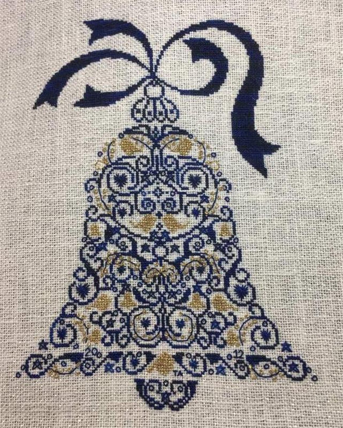 Cardinal Christmas Bell / Alessandra Adelaide Needleworks