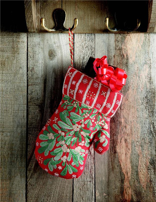 Gant De Noel (Christmas Glove) / Alessandra Adelaide Needleworks