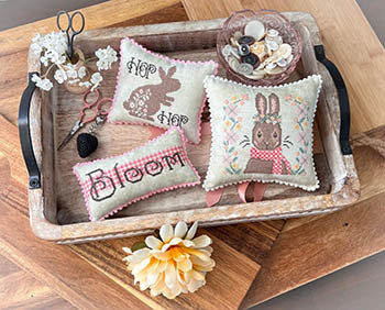 Bloomin' Bunnies Trio / Annie Beez Folk Art