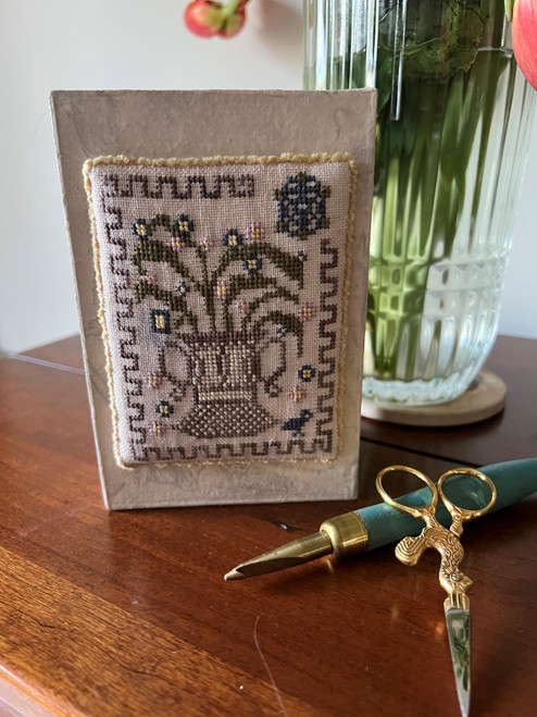 Urn And Flowers Box Topper / Dames Of The Needle