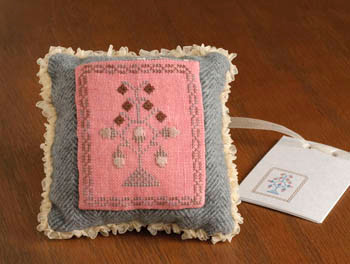 Acorn Pillow Pocket / Dames Of The Needle