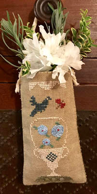 May Basket - Country Spirits Collection / Homespun Elegance Ltd