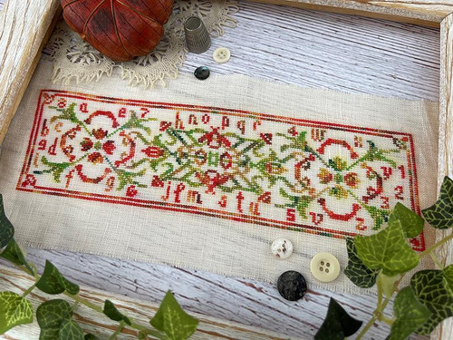 Filigree In Rose / Jan Hicks Creates