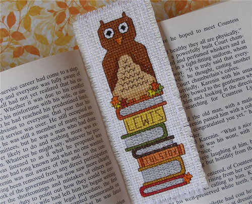 Autumn Owl Sitting On Book / Keb Studio Creations