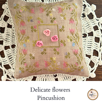 Delicate Flowers Pincushion / MTV Designs