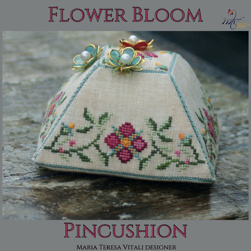 Flower Bloom Pincushion / MTV Designs