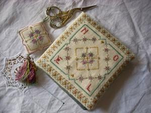 Christmas In Red Sewing Set / MTV Designs